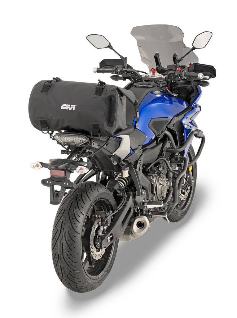 EA114BK_mounted_YAMAHA-MT07_2128x1600.png