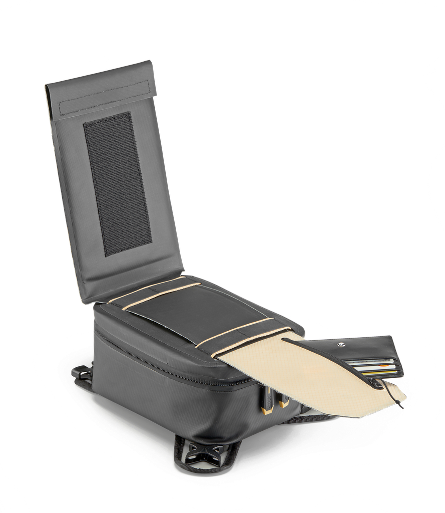 GRT729_open_pockets_2128x1600.png