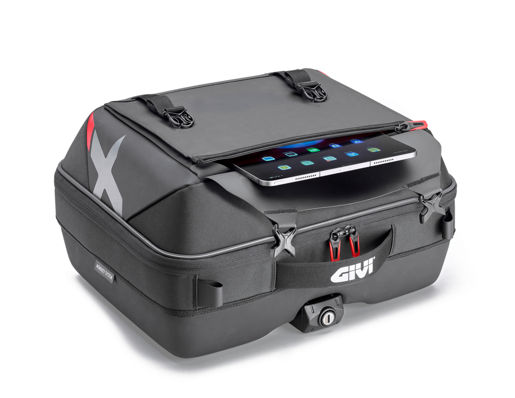 XL09_front_pocket_2128x1600.png