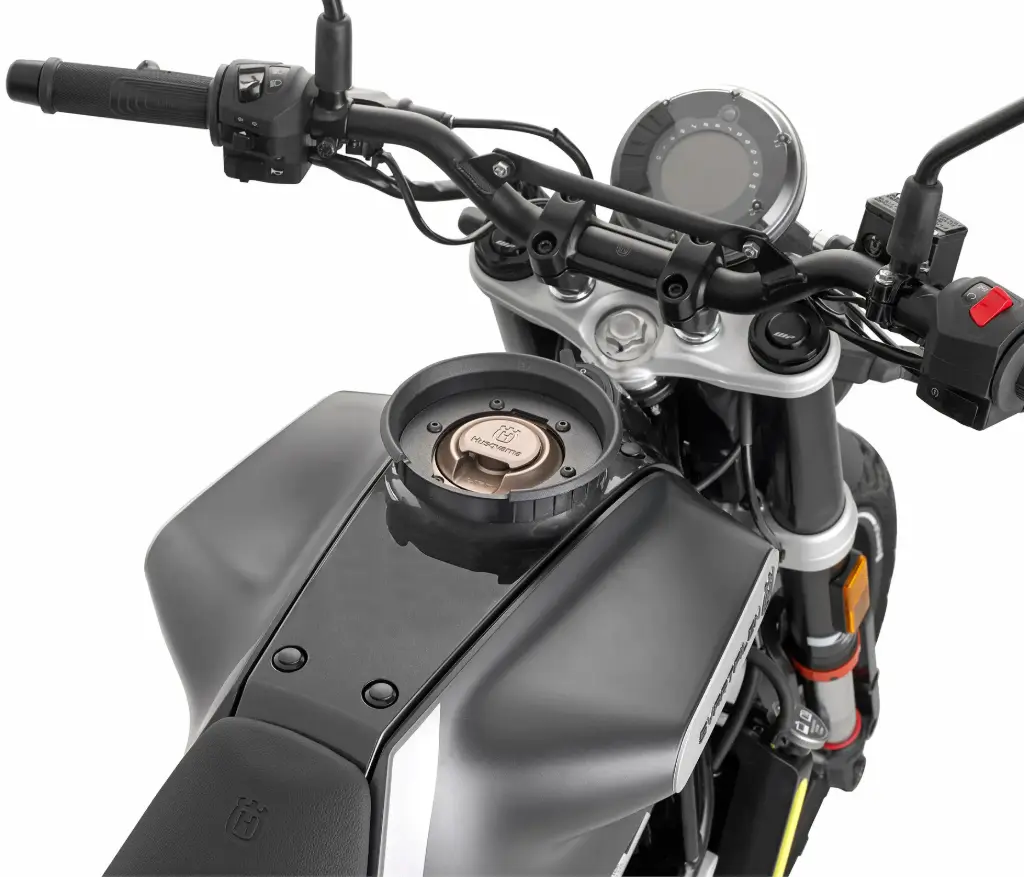 Adaptador P/ Bolsos Tanklock - Husqvarna Svartpilen 125-401 (21)